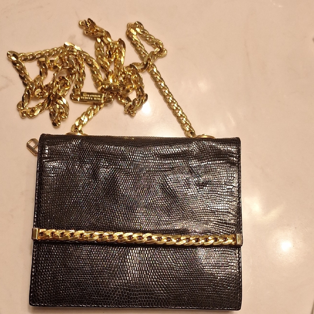 Elegant Black and Gold Chain Shoulder Bag